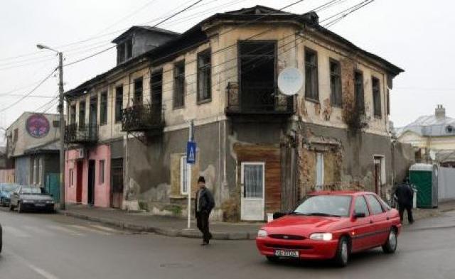 Primarul Nicolae vrea să distrugă definitiv casele de patrimoniu