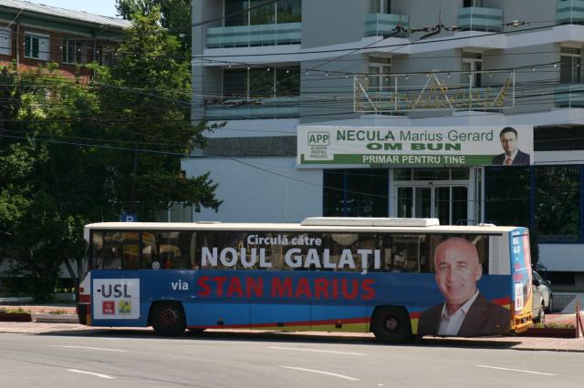 Marius Stan îşi face campanie electorală cu autobuzul