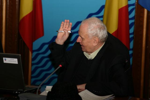 Primarul Dumitru Nicolae a primit doar ”șuturi în fund de la USL” 