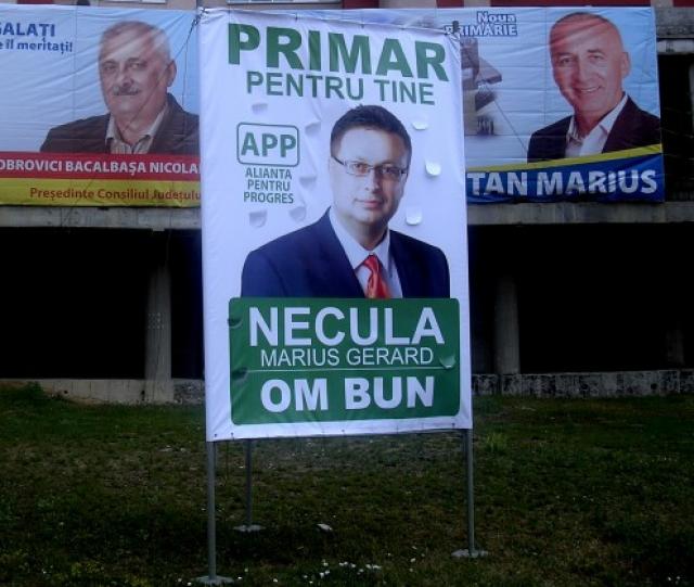 Politicienii gălăţeni îşi fac reclamă ilegal în campania electorală