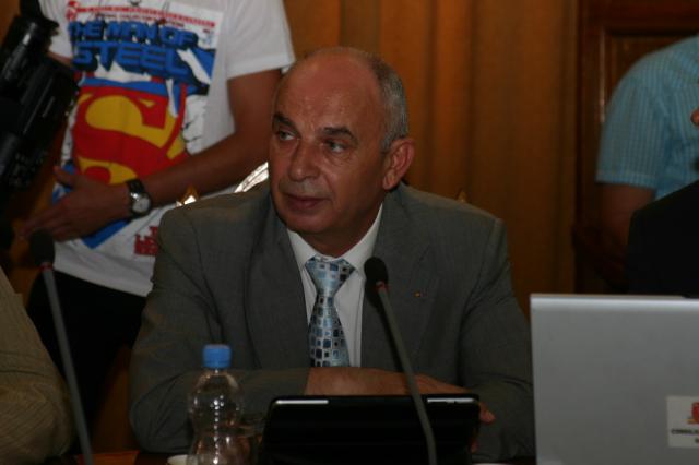 USL-iştii l-au umilit pe Eugen Chebac în şedinţa de constituire a CJ