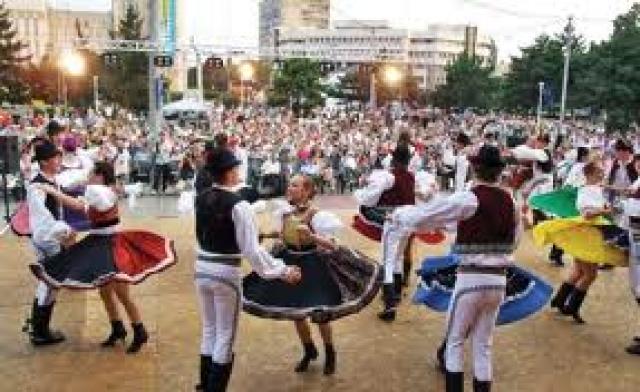 Festivalul de Folclor ”Doina Covurluiului  - 10 ţări participante şi staruri ale muzicii populare