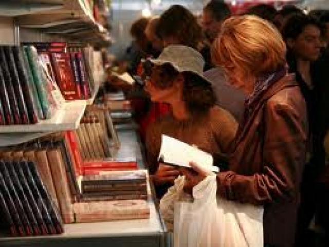 Cum s-au comportat românii cu cărţile pe timp de criză