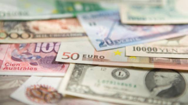 Forintul şi Leul- cele mai mari deprecieri faţă de Euro